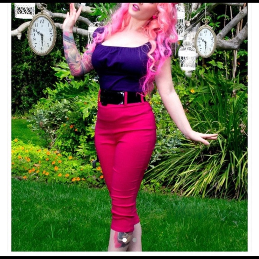 EUC MEDIUM Deadly Dames Pink Capris